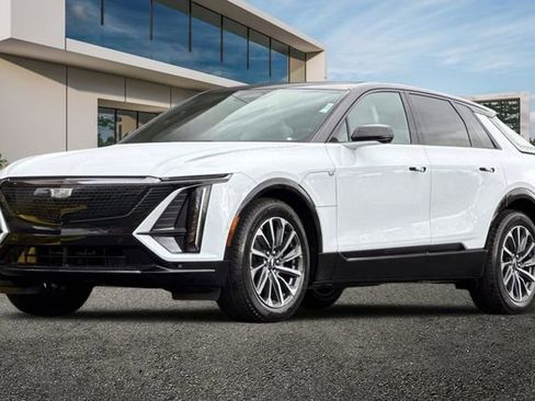 New 2026 Cadillac Lyriq Sport image 8