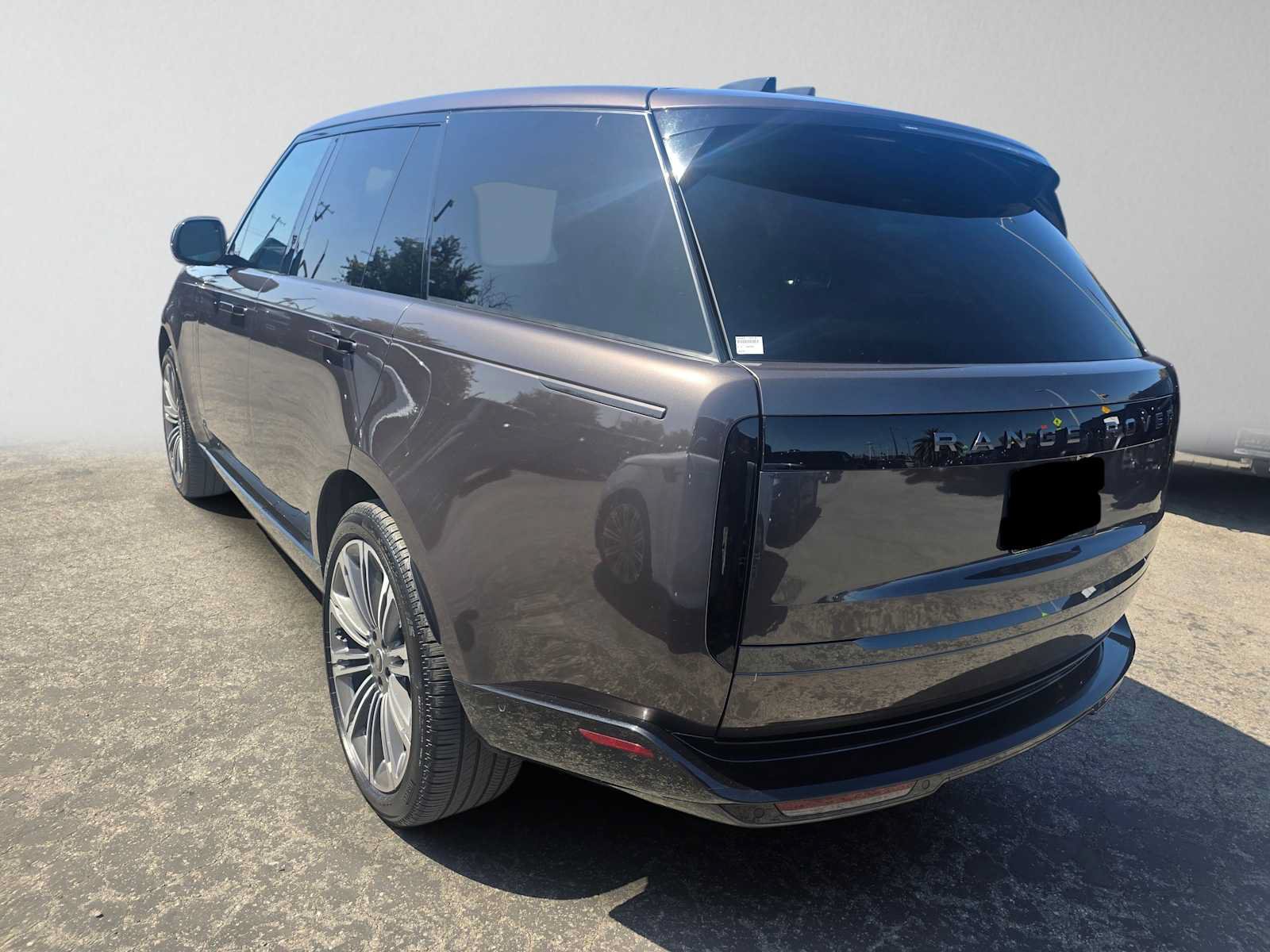 Used 2025 Land Rover Range Rover SE AWD/4WD image 3