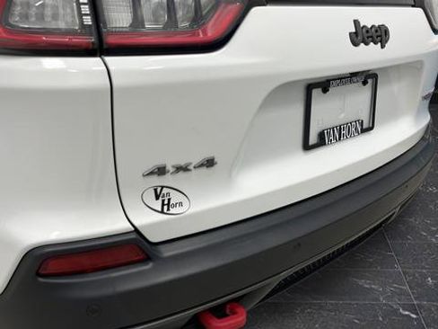 Used 2020 Jeep Cherokee Trailhawk AWD/4WD image 35