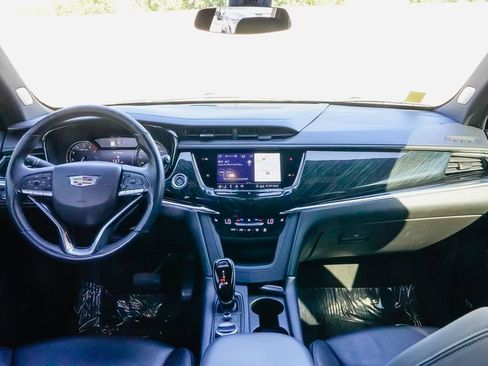 Used 2020 Cadillac XT6 Premium Luxury FWD image 12