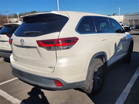 Used 2019 Toyota Highlander LE image 8