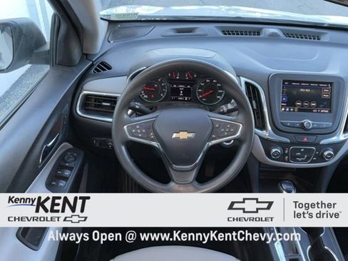 Used 2020 Chevrolet Equinox LS w/ LS Convenience Package image 18
