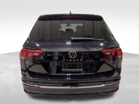 Used 2024 Volkswagen Tiguan SE w/ Panoramic Sunroof Package image 25