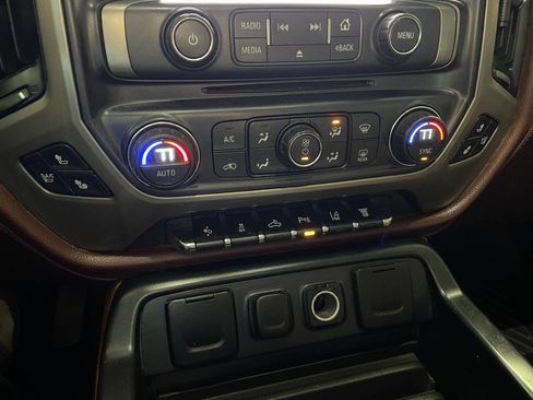 Used 2015 Chevrolet Silverado 2500 High Country w/ Duramax Plus Package image 36