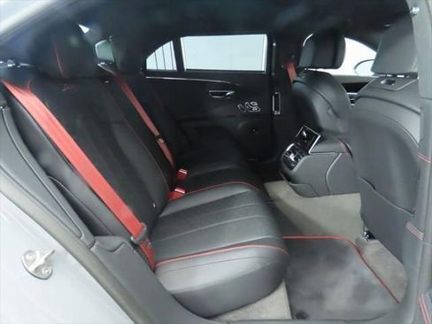 New 2025 Bentley Flying Spur Plug-In Hybrid image 24