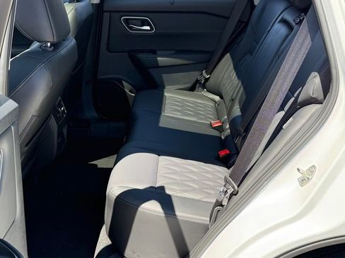 New 2026 Nissan Rogue Platinum AWD/4WD image 24