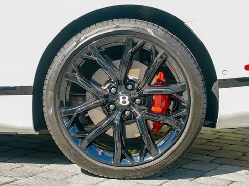 Used 2024 Bentley Continental GT Speed image 17