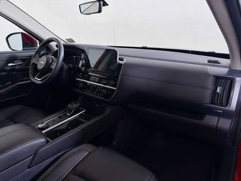 Certified 2025 Nissan Pathfinder SL AWD/4WD image 27