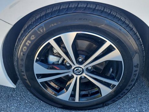 Used 2023 Nissan Sentra SV image 9