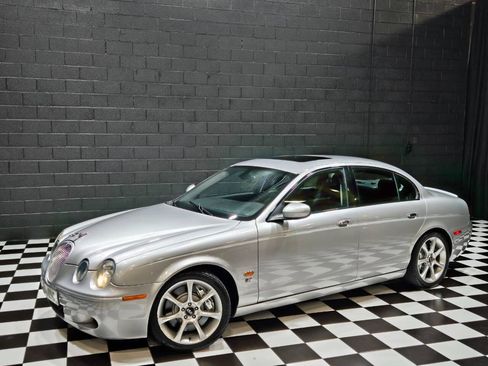 Used 2005 Jaguar S-TYPE R RWD image 83