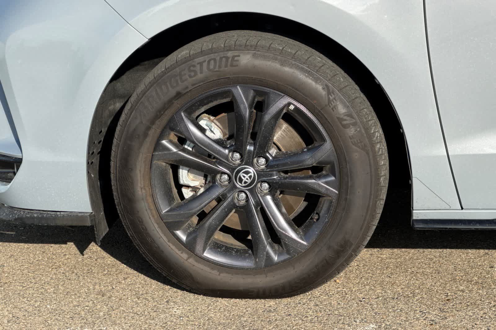 Used 2025 Toyota Sienna XSE w/ XSE Premium Package AWD/4WD image 13