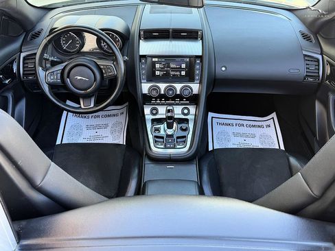 Used 2017 Jaguar F-TYPE Premium image 19
