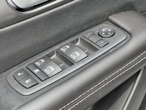 Used 2026 Chrysler Pacifica Select AWD/4WD image 16