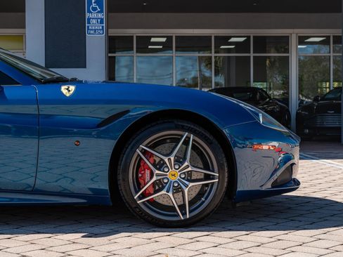 Used 2016 Ferrari California T image 54