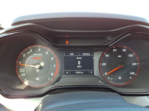 Used 2024 Chevrolet Trax RS w/ Sunroof Package image 19