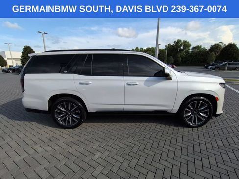 Used 2022 Cadillac Escalade Sport Platinum AWD/4WD image 4