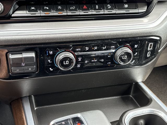 Used 2024 Chevrolet Silverado 1500 High Country w/ Technology Package AWD/4WD image 23