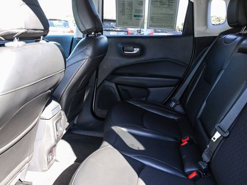 Used 2021 Jeep Compass Latitude image 18