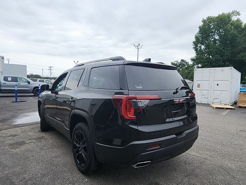Used 2023 GMC Acadia SLE w/ Driver Convenience Package FWD image 3