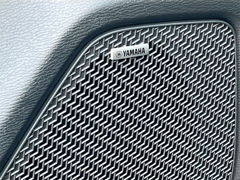 New 2025 Mitsubishi Outlander SE image 18