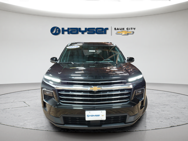 Used 2026 Chevrolet Traverse LT FWD image 2