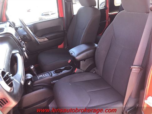 Used 2015 Jeep Wrangler Unlimited Sport AWD/4WD image 12
