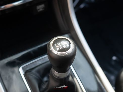 Used 2017 Honda Accord EX image 31