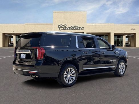 Used 2023 GMC Yukon XL Denali AWD/4WD image 5