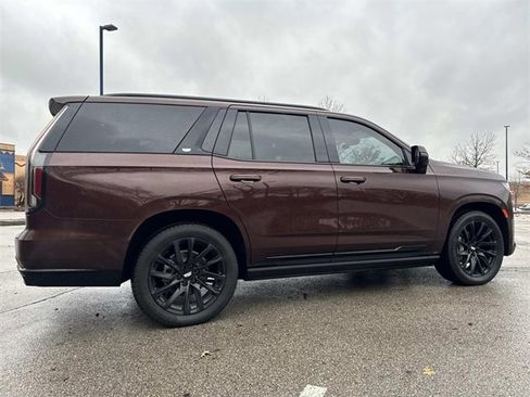 Used 2023 Cadillac Escalade Sport Platinum w/ LPO, ONYX Package image 7