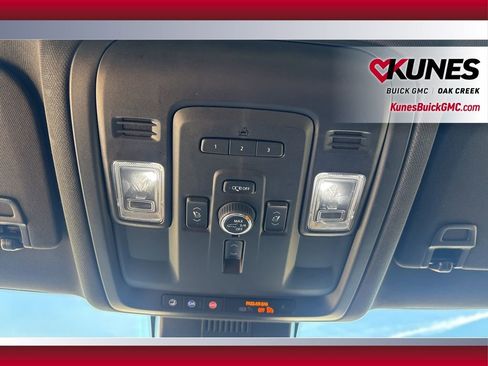 Used 2023 Chevrolet Suburban Premier image 22