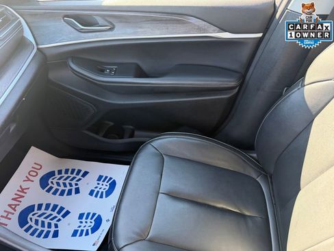 Certified 2023 Jeep Grand Cherokee Limited image 28