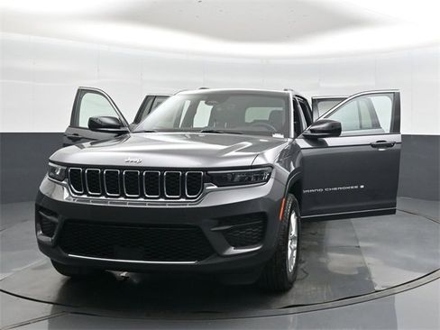 New 2025 Jeep Grand Cherokee Laredo X w/ Luxury Tech Group I image 42