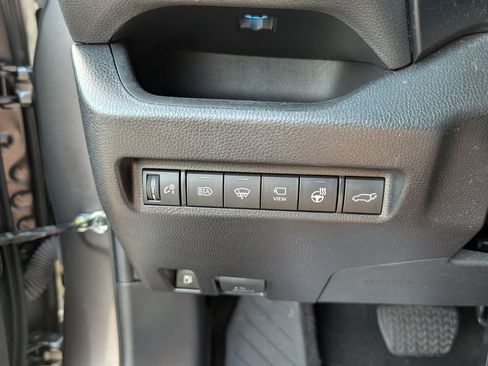 Used 2022 Toyota RAV4 XSE AWD/4WD image 13
