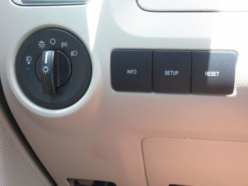 Used 2009 Mercury Mariner Premier AWD/4WD image 22