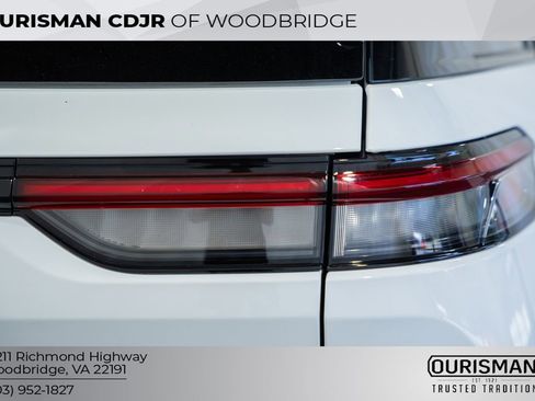 Used 2023 Jeep Grand Cherokee 4WD 4xe w/ Luxury Tech Group II image 7