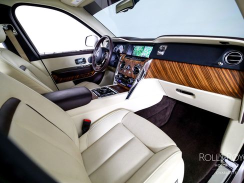 Used 2019 Rolls-Royce Cullinan image 34