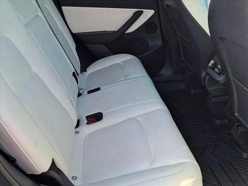 Used 2022 Tesla Model Y Performance AWD/4WD image 19