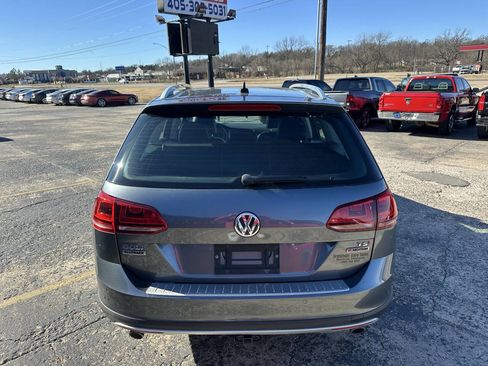 Used 2017 Volkswagen Golf Alltrack SE image 8