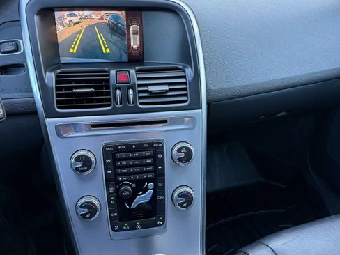 Used 2017 Volvo XC60 T6 Dynamic w/ Preferred Option Package image 21