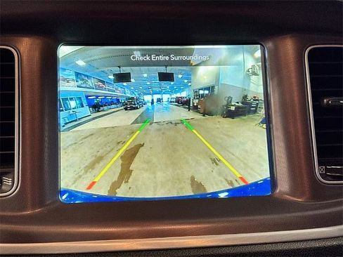 Used 2022 Dodge Charger SXT w/ Driver Convenience Group image 11