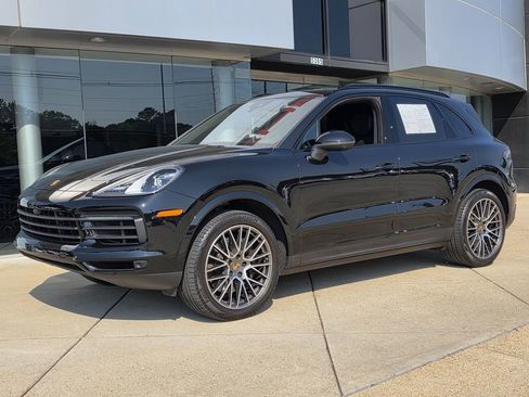 Used 2023 Porsche Cayenne Platinum Edition image 1