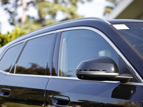 Used 2025 BMW X1 xDrive28i w/ Technology Package image 5