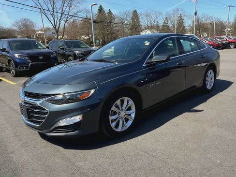 Used 2020 Chevrolet Malibu LT w/ Leather Package FWD image 4