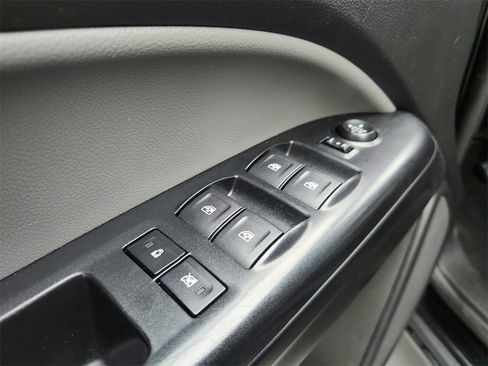 Used 2020 Chevrolet Colorado W/T w/ WT Convenience Package image 17