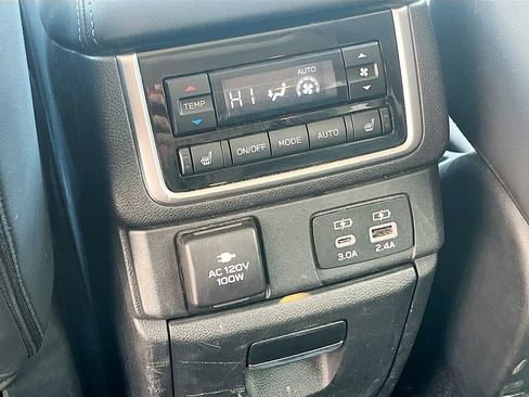 Used 2024 Subaru Ascent Touring AWD/4WD image 27