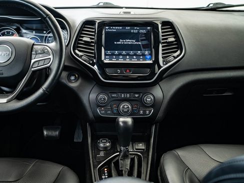 Used 2019 Jeep Cherokee Limited image 30