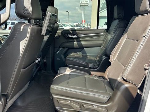 Used 2021 GMC Yukon XL Denali image 19