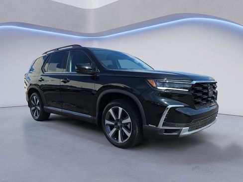 New 2025 Honda Pilot Touring image 8