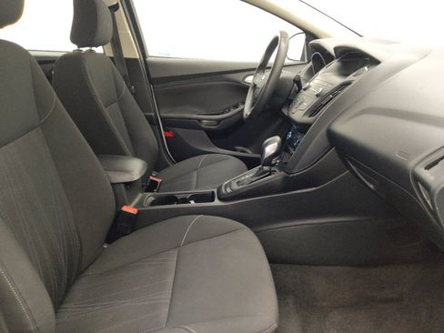 Used 2018 Ford Focus SE FWD image 21