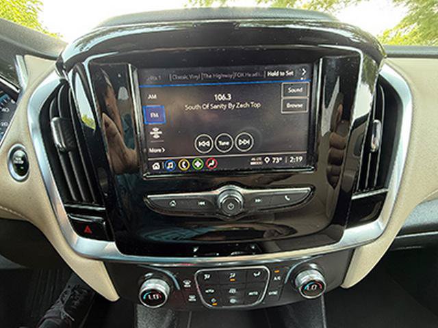 Used 2022 Chevrolet Traverse LS AWD/4WD image 11